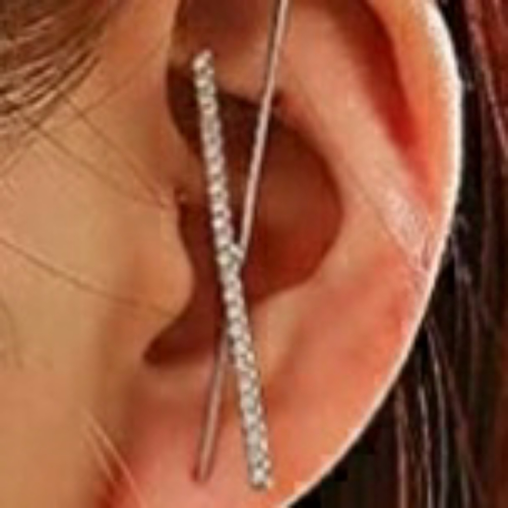Hypoallergenic Gold crawler wrap earring